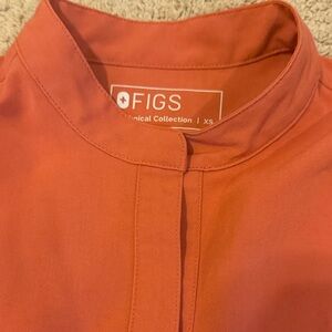 Figs Mandarin Collar Scrub Top in Terracotta